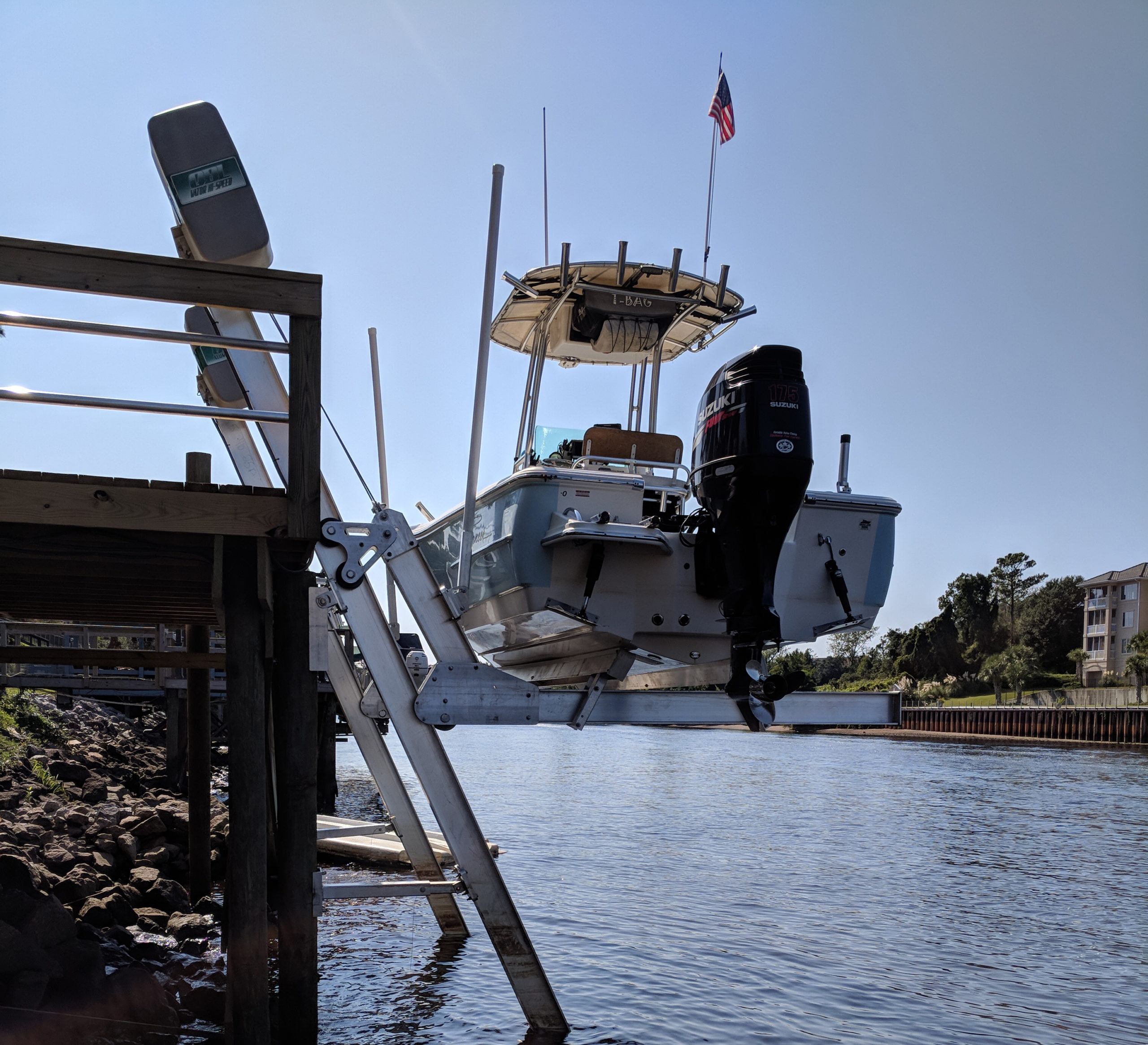 Carey Elevator Boatlift-r2